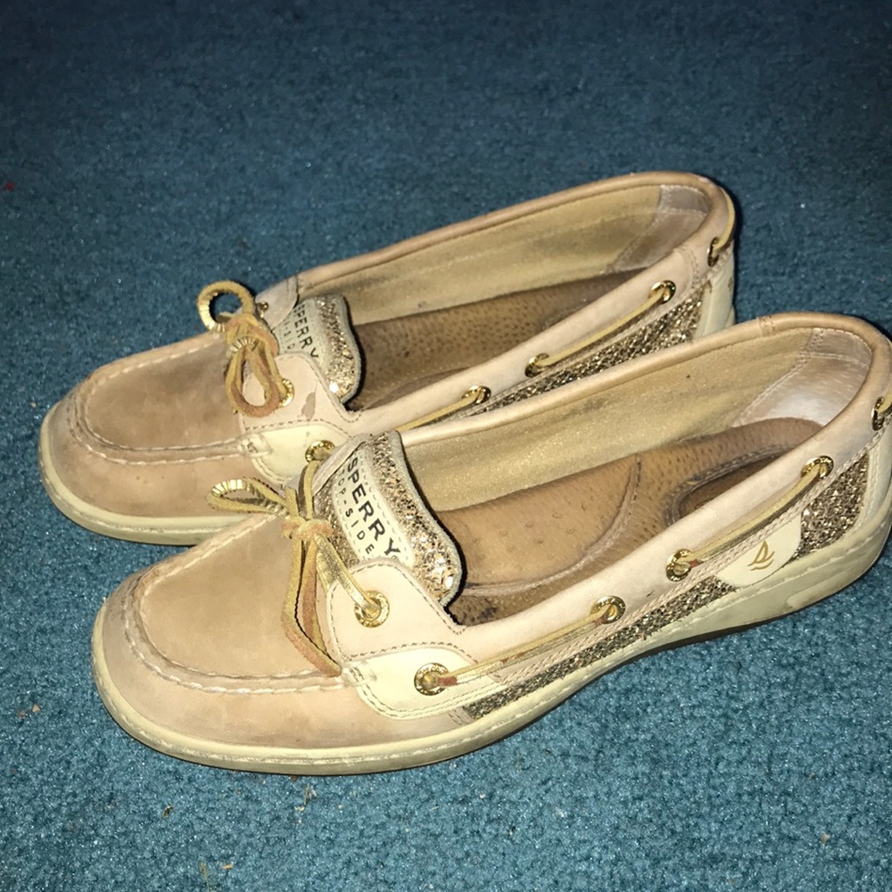 Tan Sperry’s
